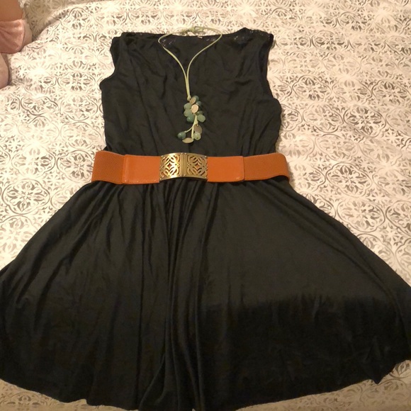 Dresses & Skirts - Little black dress with lace on the back